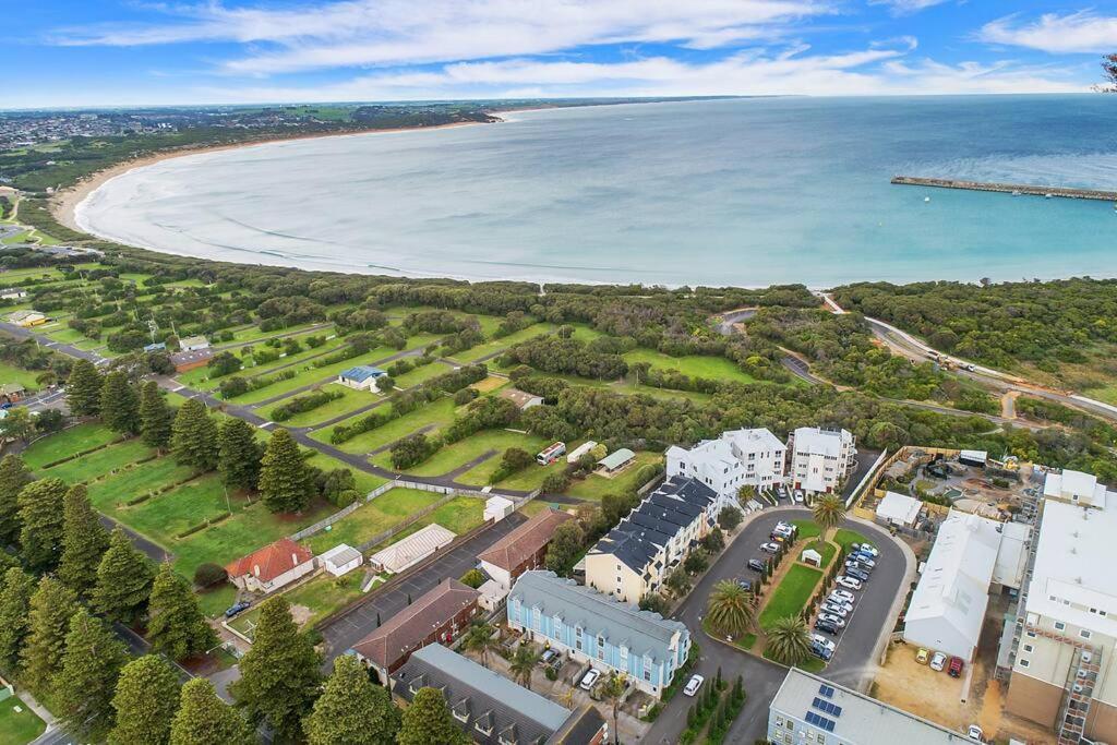 Four Bedroom Beachside Apartment Warrnambool Eksteriør billede